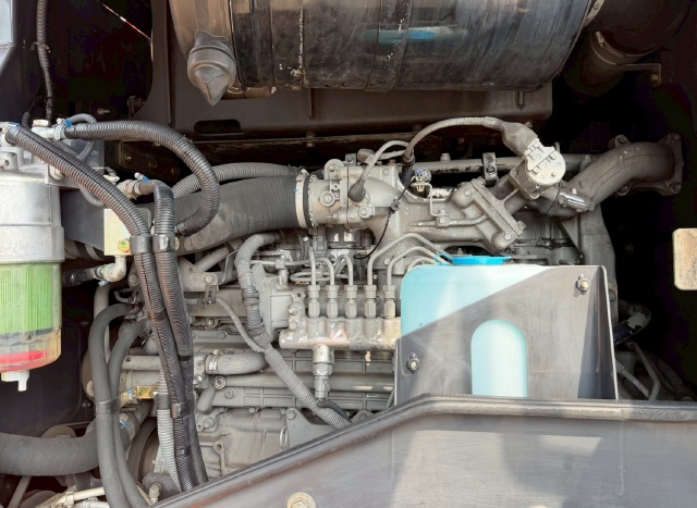 ขายรถตักล้อยาง HITACHI ZW250-5B ปี 2013 นำเข้าจากญี่ปุ่น พร้อมใช้ มีVDOการทำงานครับ