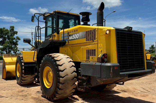 ขายรถตักล้อยาง KOMATSU WA500-7 ปี 2014 นำเข้าจากญี่ปุ่น พร้อมใช้ มีVDOการทำงานครับ