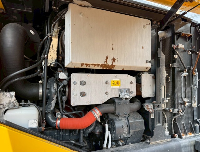 ขายรถตักล้อยาง KOMATSU WA320-8 ปี 2020 นำเข้าจากญี่ปุ่น พร้อมใช้ มีVDOการทำงานครับ