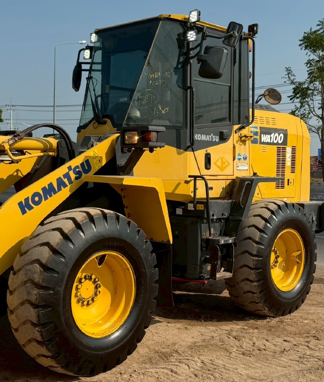 ขายรถตักล้อยาง KOMATSU WA100-8 ปี 2018 นำเข้าจากญี่ปุ่น พร้อมใช้ มีVDOการทำงานครับ