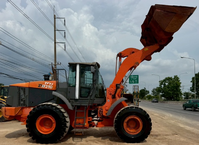 ขายรถตักล้อยาง HITACHI ZW310-A นำเข้าจากญี่ปุ่น พร้อมใช้ มีVDOการทำงานครับ ขายรถตักล้อยาง HITACHI ZW310-A นำเข้าจากญี่ปุ่น พร้อมใช้ มีVDOการทำงานครับ
