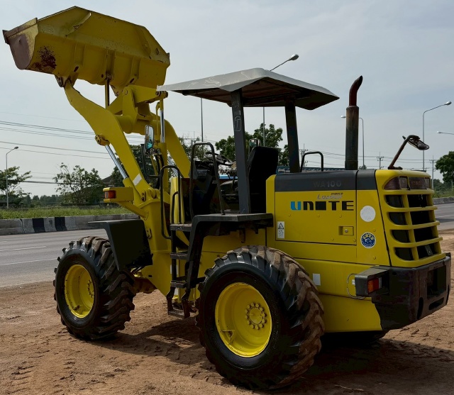 ขายรถตักล้อยาง KOMATSU WA200-3 นำเข้าจากญี่ปุ่น พร้อมใช้ มีVDOการทำงานครับ