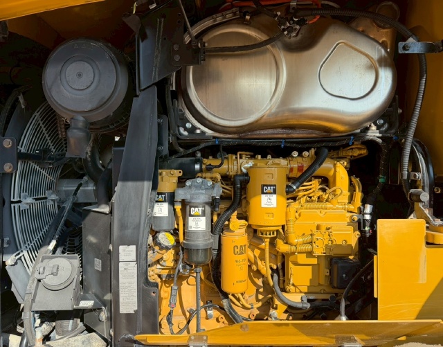 ขายรถตักล้อยาง CAT 930M ปี 2018 นำเข้าจากญี่ปุ่น พร้อมใช้ มีVDOการทำงานครับ