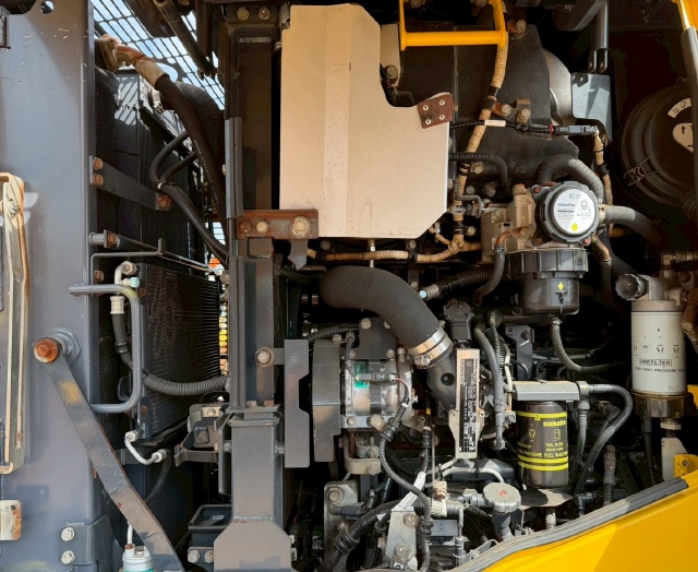 ขายรถตักล้อยาง KOMATSU WA200-8 ปี 2020 แขนยาวพิเศษ นำเข้าจากญี่ปุ่น พร้อมใช้ มีVDOการทำงานครับ ขายรถตักล้อยาง KOMATSU WA200-8 ปี 2020 แขนยาวพิเศษ นำเข้าจากญี่ปุ่น พร้อมใช้ มีVDOการทำงานครับ