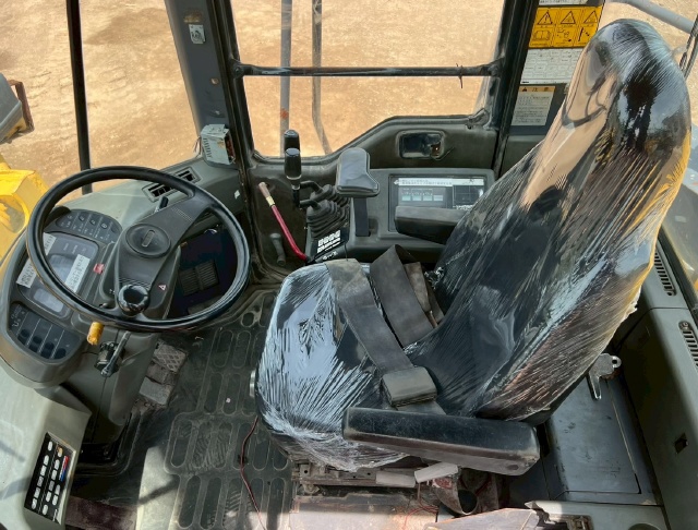 ขายรถตักล้อยาง KOMATSU WA500-3นำเข้าจากญี่ปุ่น พร้อมใช้ มีVDOการทำงานครับ