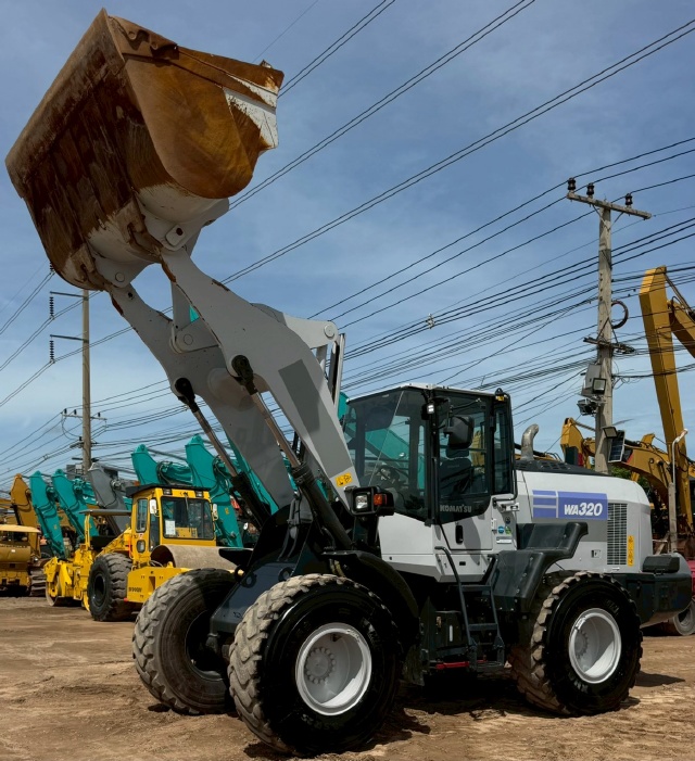 ขายรถตักล้อยาง KOMATSU WA320-8 ปี 2021 พร้อมใช้ มีVDOการทำงานครับ
