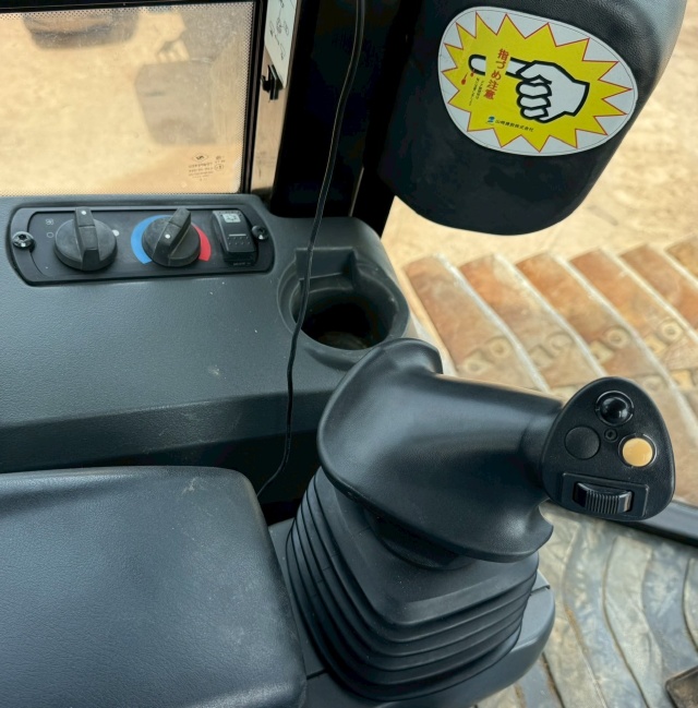 ขายรถดันดิน CAT D5K2 ปี 2013 พร้อมใช้ มีVDOการทำงานครับ