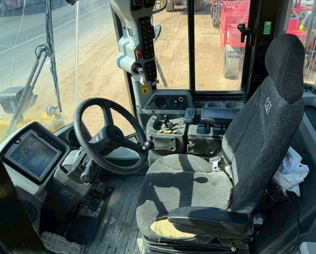 ขายรถตักล้อยาง CAT 950K ปี 2016 นำเข้าจากญี่ปุ่น พร้อมใช้ มีVDOการทำงานครับ