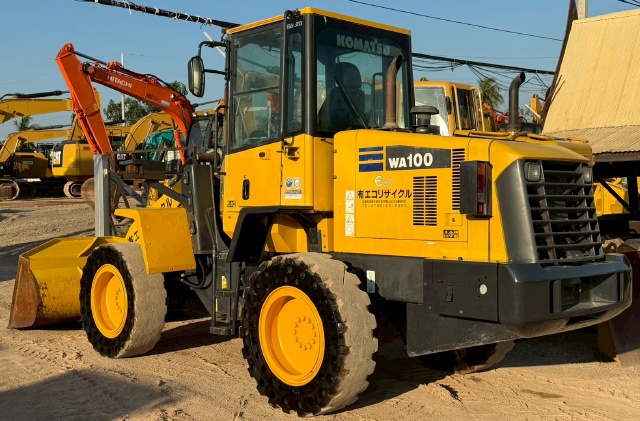 ขายรถตักล้อยาง KOMATSU WA100-5 นำเข้าจากญี่ปุ่น พร้อมใช้ มีVDOการทำงานครับ ขายรถตักล้อยาง KOMATSU WA100-5 นำเข้าจากญี่ปุ่น พร้อมใช้ มีVDOการทำงานครับ