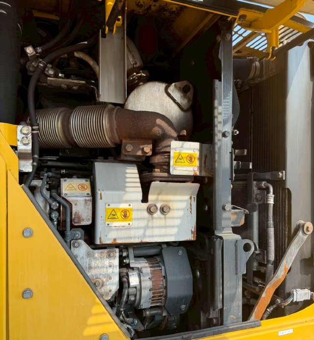 ขายรถตักล้อยาง KOMATSU WA100-8 ปี 2018 นำเข้าจากญี่ปุ่น พร้อมใช้ มีVDOการทำงานครับ