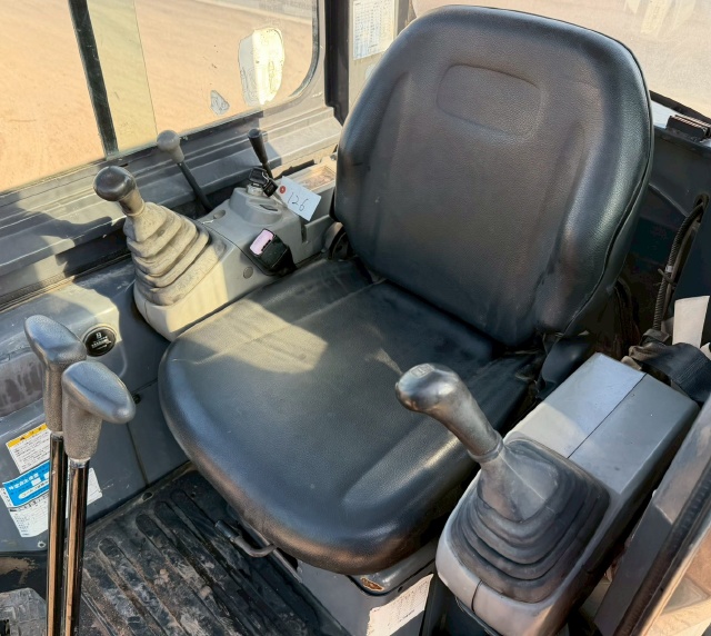 ขายรถขุด KOBELCO SK35SR-5 ปี 2011 นำเข้าจากญี่ปุ่น พร้อมใช้ มีVDOการทำงานครับ