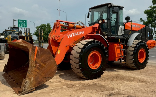 ขายรถตักล้อยาง HITACHI ZW310-5B ปี 2016 นำเข้าจากญี่ปุ่น พร้อมใช้ มีVDOการทำงานครับ