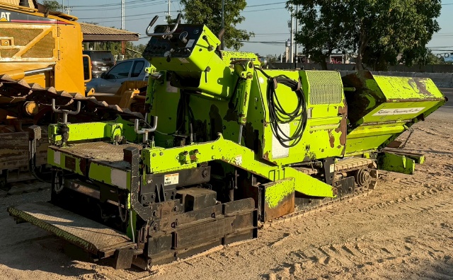 ขายรถปูยาง NIIGATA NF30CVDM (ขนาด 3 เมตร) นำเข้าจากญี่ปุ่น พร้อมใช้ มีVDOการทำงานครับ ขายรถปูยาง NIIGATA NF30CVDM (ขนาด 3 เมตร) นำเข้าจากญี่ปุ่น พร้อมใช้ มีVDOการทำงานครับ