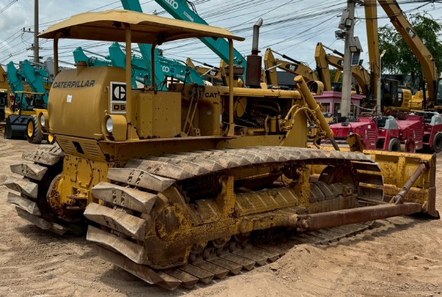 ขายรถดันดิน CAT D5 พร้อมใช้ มีVDOการทำงานครับ