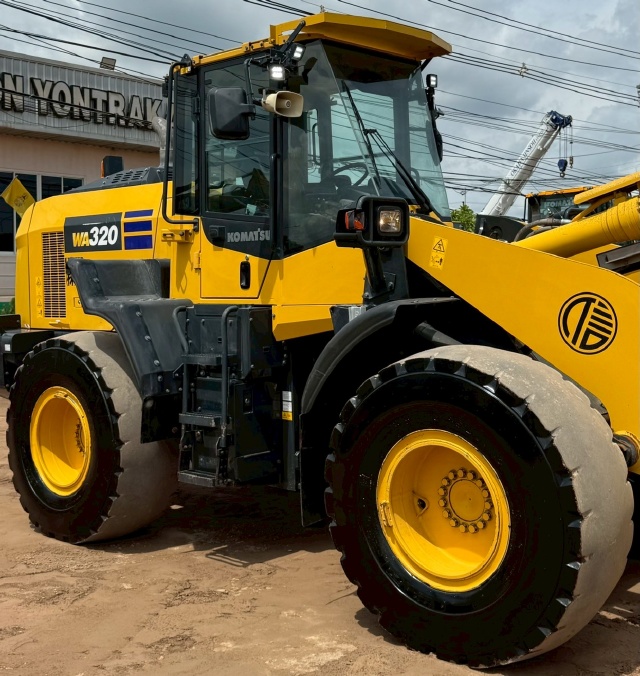 ขายรถตักล้อยาง KOMATSU WA320-8 ปี 2022 พร้อมใช้ มีVDOการทำงานครับ