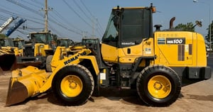 ขายรถตักล้อยาง KOMATSU WA100-8 ปี 2018 นำเข้าจากญี่ปุ่น พร้อมใช้ มีVDOการทำงานครับ