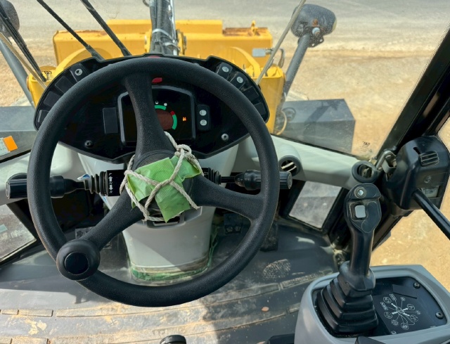 ขายรถตักล้อยาง CAT 910K ปี 2015 พร้อมใช้ มีVDOการทำงานครับ