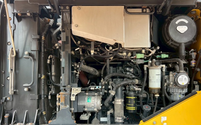 ขายรถตักล้อยาง KOMATSU WA320-8 ปี 2018 แขนยาวพิเศษ นำเข้าจากญี่ปุ่น พร้อมใช้ มีVDOการทำงานครับ