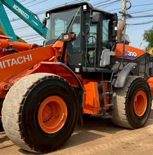 ขายรถตักล้อยาง HITACHI ZW310-6 ปี 2018 นำเข้าจากญี่ปุ่น พร้อมใช้ มีVDOการทำงานครับ