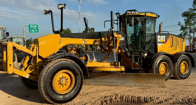 ขายรถเกรด CAT 140M ปี 2010 นำเข้าจากอเมริกาพร้อมใช้ มีVDOการทำงานครับ