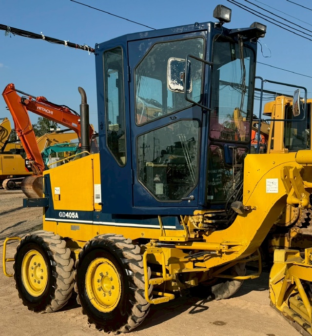 ขายรถเกรด KOMATSU GD405A-2 นำเข้าจากญี่ปุ่น พร้อมใช้ มีVDOการทำงานครับ