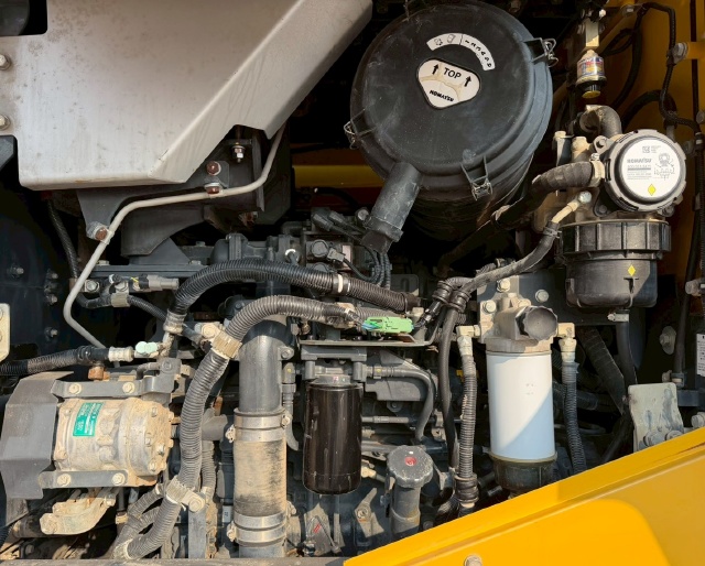 ขายรถตักล้อยาง KOMATSU WA320-7 ปี 2016 นำเข้าจากญี่ปุ่น พร้อมใช้ มีVDOการทำงานครับ