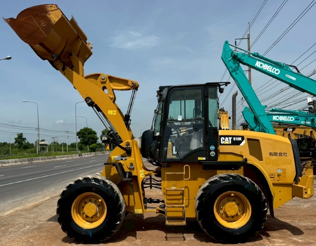 ขายรถตักล้อยาง CAT 910K ปี 2015 พร้อมใช้ มีVDOการทำงานครับ