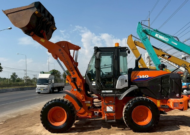ขายรถตักล้อยาง HITACHI ZW140-6 ปี 2020 นำเข้าจากญี่ปุ่น พร้อมใช้ มีVDOการทำงานครับ