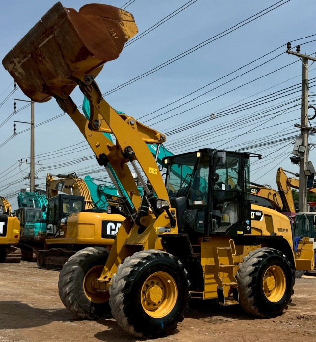 ขายรถตักล้อยาง CAT 910K ปี 2015 พร้อมใช้ มีVDOการทำงานครับ