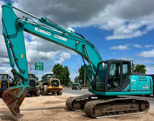 ขายรถขุด KOBELCO SK200 MARK 9 ปี 2015 พร้อมใช้ มีVDOการทำงานครับ