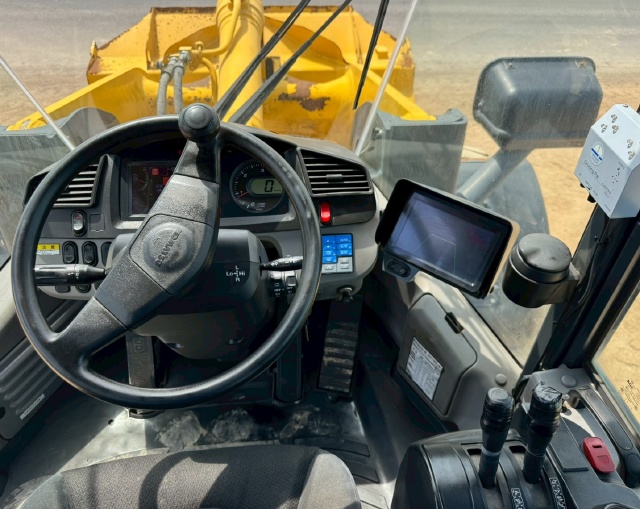 ขายรถตักล้อยาง KOMATSU WA320-8 ปี 2019 พร้อมใช้ มีVDOการทำงานครับ