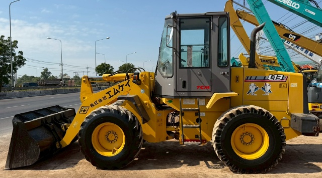 ขายรถตักล้อยาง TCM L13-3 ปี 2006 นำเข้าจากญี่ปุ่น พร้อมใช้ มีVDOการทำงานครับ ขายรถตักล้อยาง TCM L13-3 ปี 2006 นำเข้าจากญี่ปุ่น พร้อมใช้ มีVDOการทำงานครับ