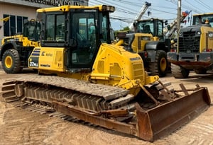 ขายรถดันดิน KOMATSU D37PLL-24 ปี 2017 พร้อมใช้ มีVDOการทำงานครับ ขายรถดันดิน KOMATSU D37PLL-24 ปี 2017 พร้อมใช้ มีVDOการทำงานครับ