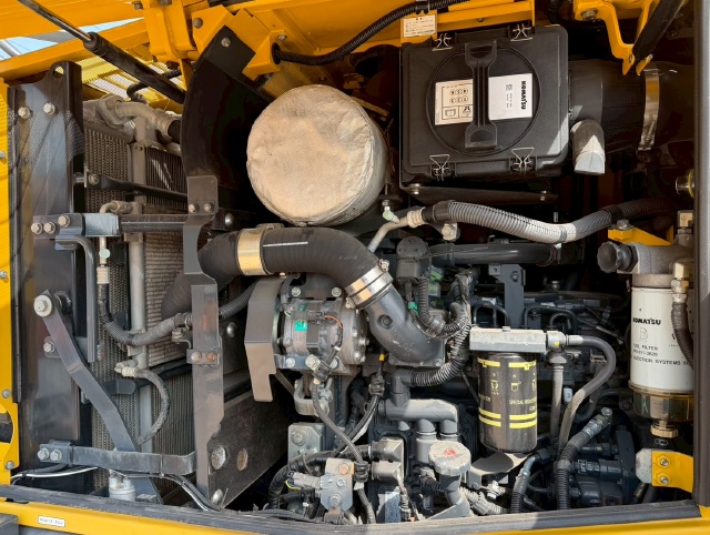 ขายรถตักล้อยาง KOMATSU WA200-7 ปี 2015 แขนยาวพิเศษ นำเข้าจากญี่ปุ่น พร้อมใช้ มีVDOการทำงานครับ