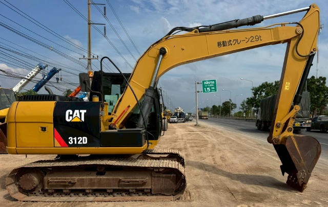 ขายรถขุด CAT 312D ปี 2013 นำเข้าจากญี่ปุ่น พร้อมใช้ มีVDOการทำงานครับ