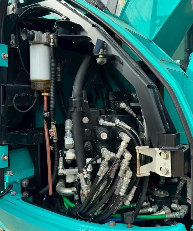 ขายรถขุด KOBELCO SK135SR-2 ปี 2012 นำเข้าจากญี่ปุ่น พร้อมใช้ มีVDOการทำงานครับ