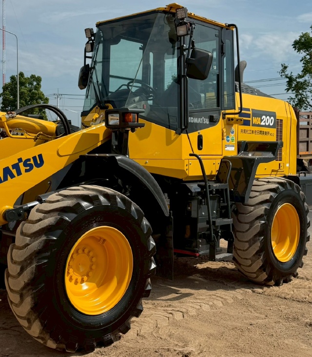 ขายรถตักล้อยาง KOMATSU WA200-8 ปี 2020 แขนยาวพิเศษ นำเข้าจากญี่ปุ่น พร้อมใช้ มีVDOการทำงานครับ ขายรถตักล้อยาง KOMATSU WA200-8 ปี 2020 แขนยาวพิเศษ นำเข้าจากญี่ปุ่น พร้อมใช้ มีVDOการทำงานครับ
