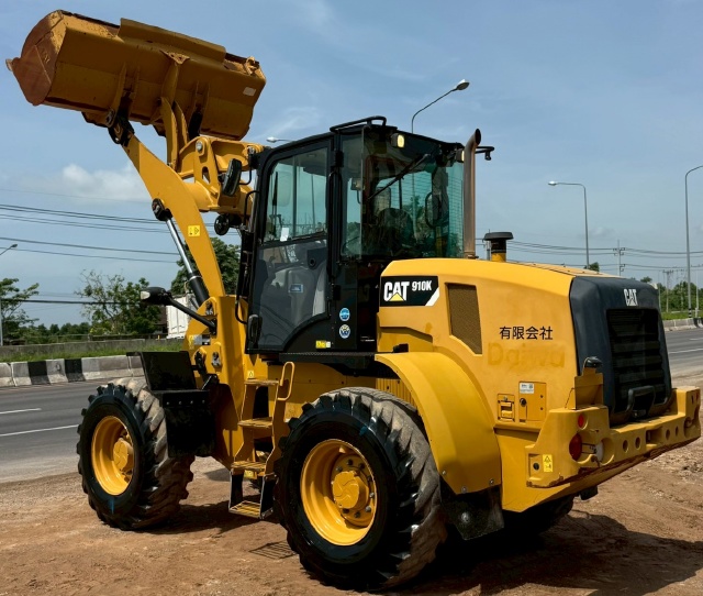 ขายรถตักล้อยาง CAT 910K ปี 2015 พร้อมใช้ มีVDOการทำงานครับ