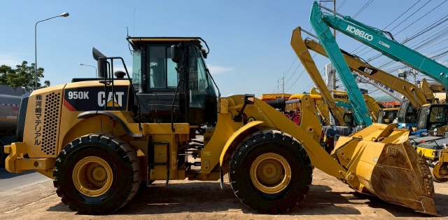 ขายรถตักล้อยาง CAT 950K ปี 2016 นำเข้าจากญี่ปุ่น พร้อมใช้ มีVDOการทำงานครับ
