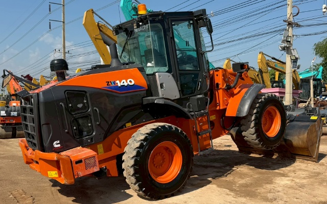 ขายรถตักล้อยาง HITACHI ZW140-6 ปี 2020 นำเข้าจากญี่ปุ่น พร้อมใช้ มีVDOการทำงานครับ