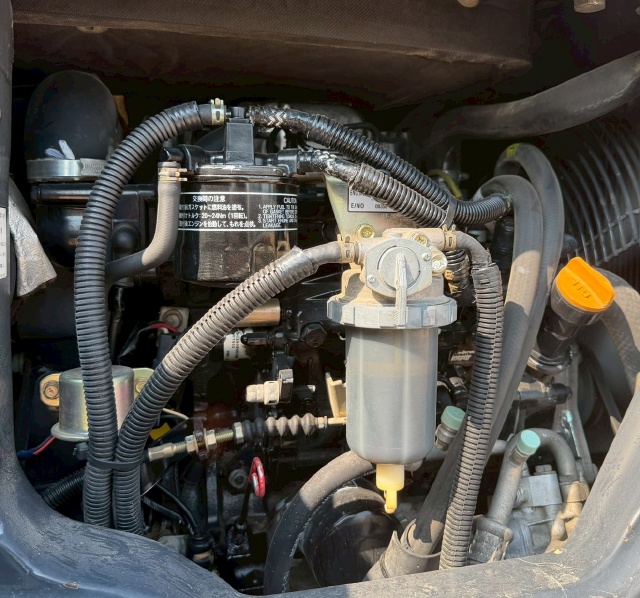 ขายรถขุด KOMATSU PC35MR-2 ปี 2003 อาร์มพิเศษ นำเข้าจากญี่ปุ่น พร้อมใช้ มีVDOการทำงานครับ