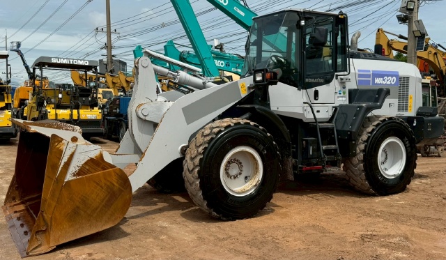 ขายรถตักล้อยาง KOMATSU WA320-8 ปี 2021 นำเข้าจากญี่ปุ่น พร้อมใช้ มีVDOการทำงานครับ