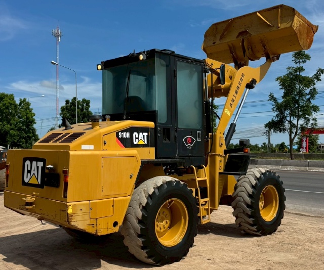 ขายรถตักล้อยาง CAT 910H ปี 2013 พร้อมใช้ มีVDOการทำงานครับ