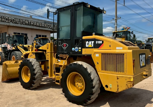 ขายรถตักล้อยาง CAT 910H ปี 2013 พร้อมใช้ มีVDOการทำงานครับ