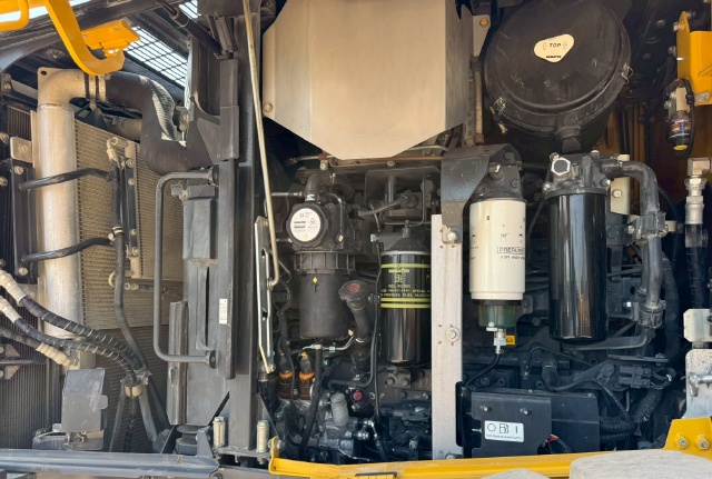 ขายรถตักล้อยาง KOMATSU WA470-7 ปี 2013 นำเข้าจากญี่ปุ่น พร้อมใช้ มีVDOการทำงานครับ