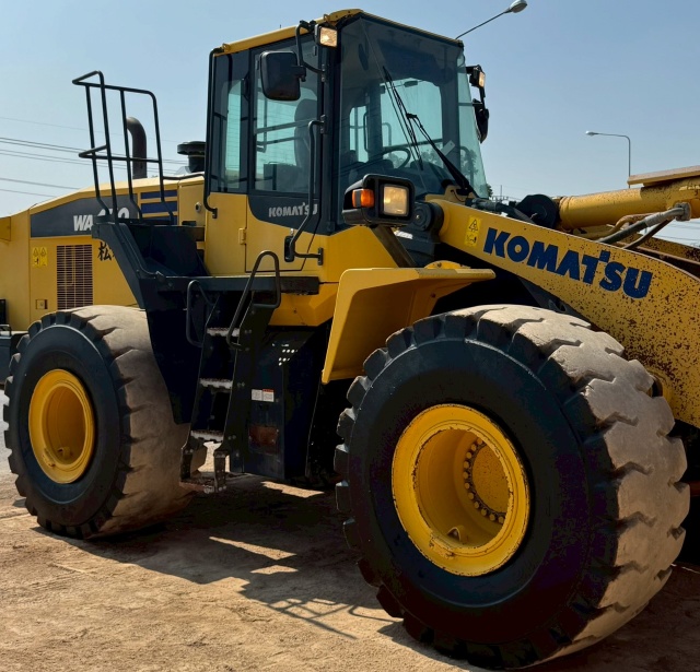 ขายรถตักล้อยาง KOMATSU WA470-7 ปี 2013 นำเข้าจากญี่ปุ่น พร้อมใช้ มีVDOการทำงานครับ