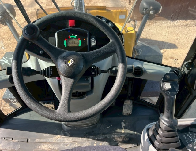 ขายรถตักล้อยาง CAT 910K ปี 2015 แขนยาวพิเศษ พร้อมใช้ มีVDOการทำงานครับ ขายรถตักล้อยาง CAT 910K ปี 2015 แขนยาวพิเศษ พร้อมใช้ มีVDOการทำงานครับ