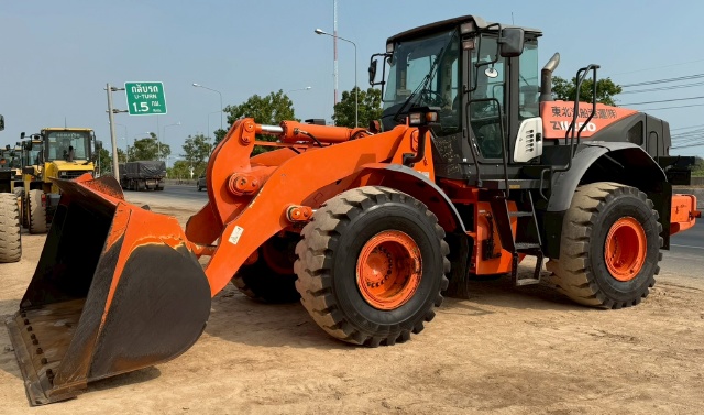 ขายรถตักล้อยาง HITACHI ZW250-5B ปี 2013 นำเข้าจากญี่ปุ่น พร้อมใช้ มีVDOการทำงานครับ