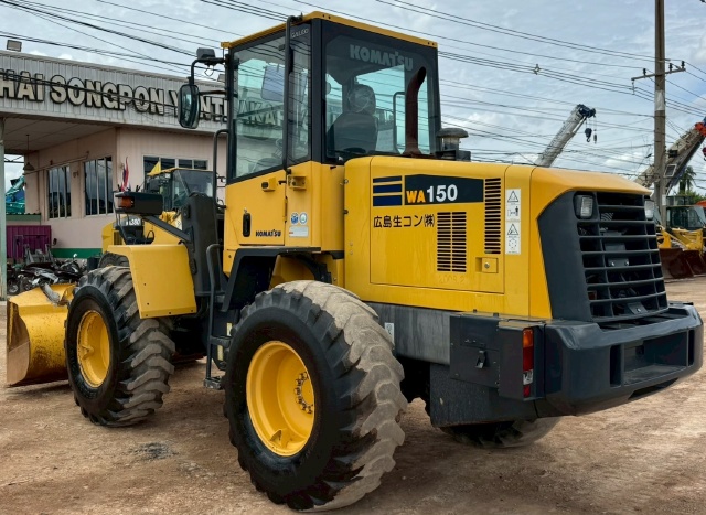 ขายรถตักล้อยาง KOMATSU WA150-5 พร้อมใช้ มีVDOการทำงานครับ ขายรถตักล้อยาง KOMATSU WA150-5 พร้อมใช้ มีVDOการทำงานครับ