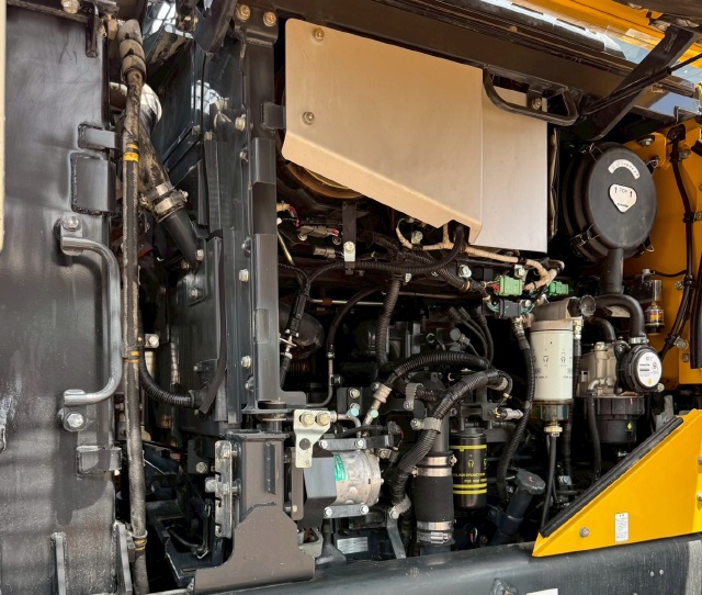 ขายรถตักล้อยาง KOMATSU WA320-8 ปี 2022 พร้อมใช้ มีVDOการทำงานครับ
